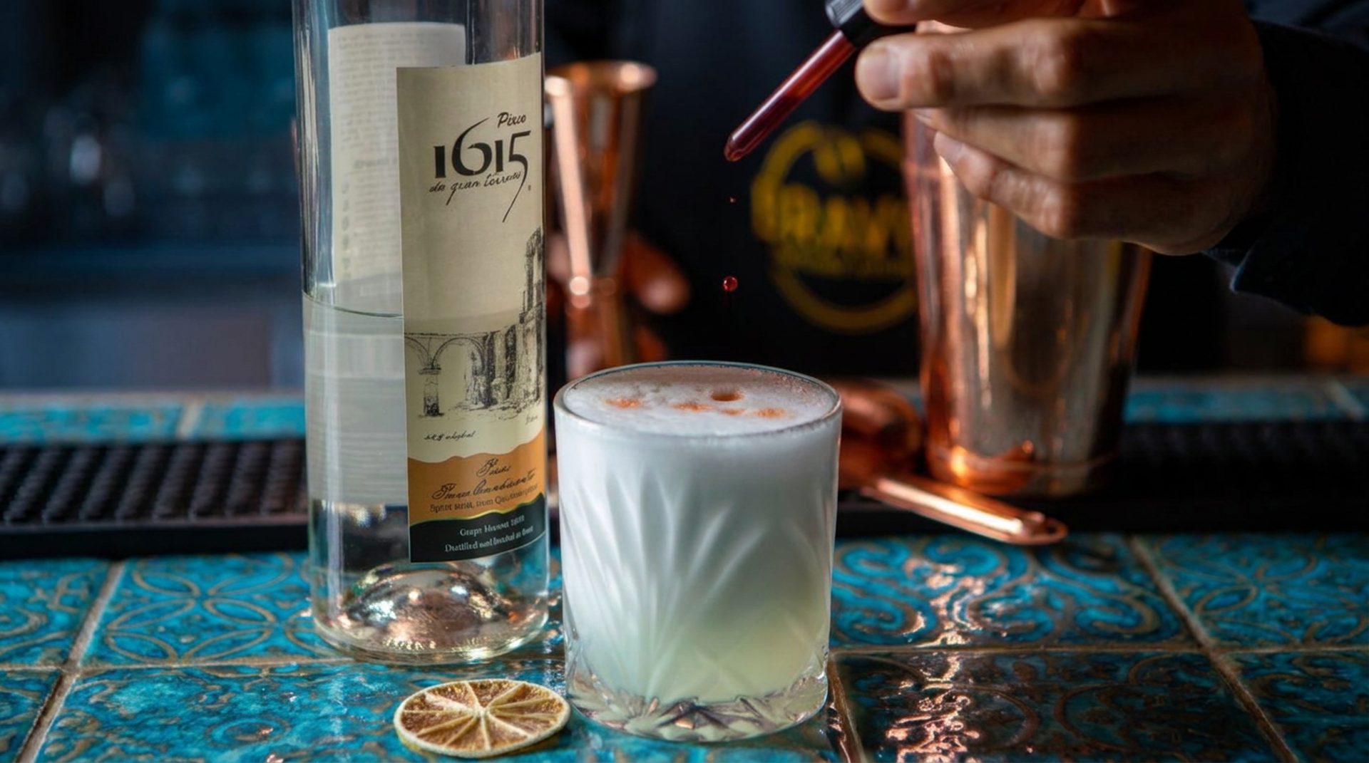 Pisco Sours and a full cocktail bar